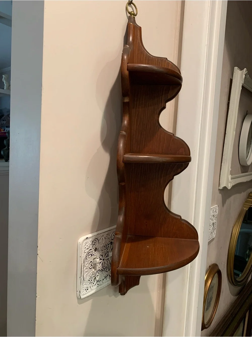 Vintage three-tiered wooden corner wall shelf curio scalloped edge solid wood